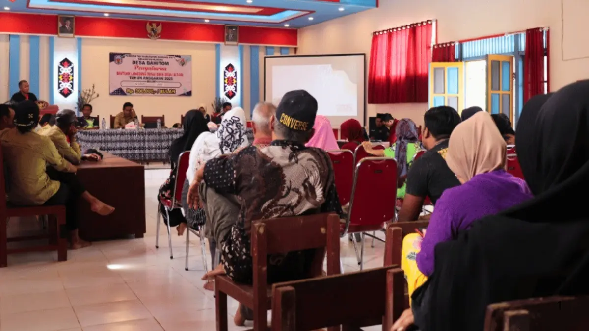 Ilustrasi briefing terkait penggunaan bansos kepada masing-masing penerima manfaat. (Foto: bahitom.desa.id)