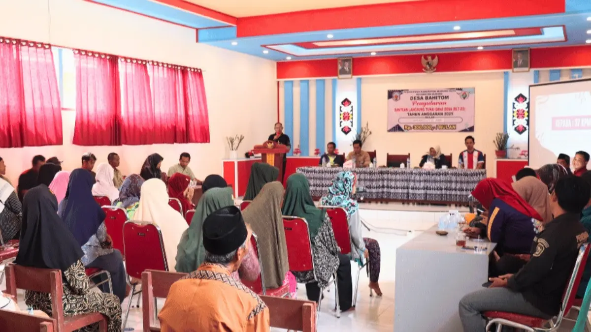 Ilustrasi sosialisasi penggunaan bansos kepada warga penerima (Foto: bahitom.desa.id)