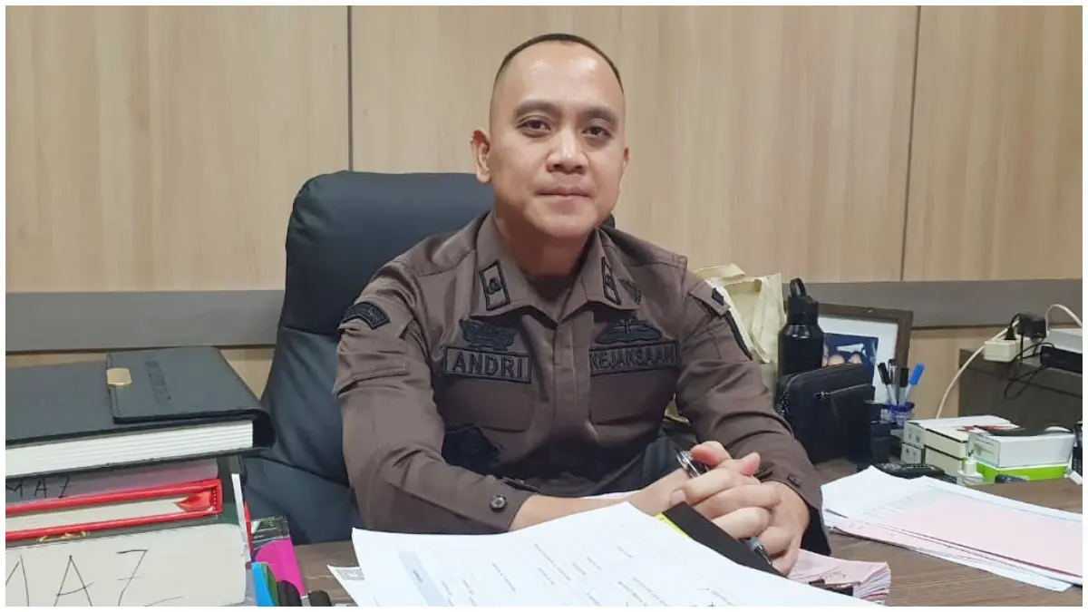 Kasi Pidsus Kejaksaan Negeri Kabupaten Bogor, Andri Zulfikar saat memberikan keterangan soal kasus korupsi pembangunan RSUD Bogor Utara. (Foto : Billy/Radar Bogor)
