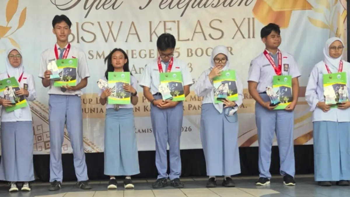 HARU: suasana pelepasan para siswa SMAN 5 Bogor.