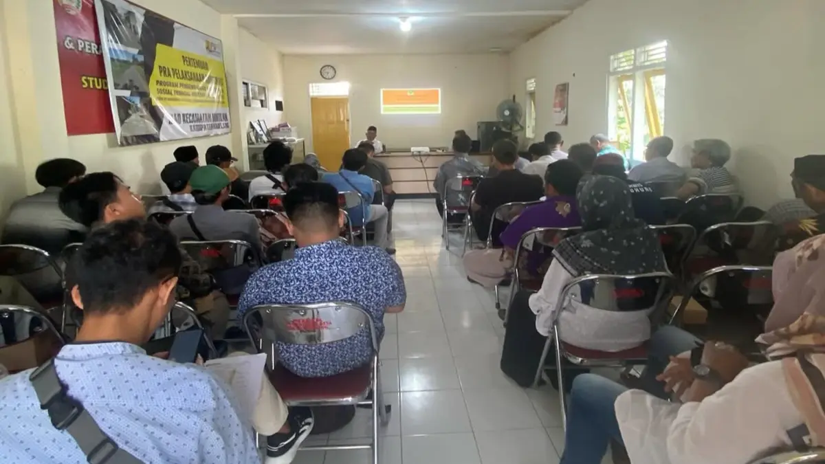 Ilustrasi KPM bansos antre mengambil bantuan. (Foto: Instagram @gunungpring.muntilan)