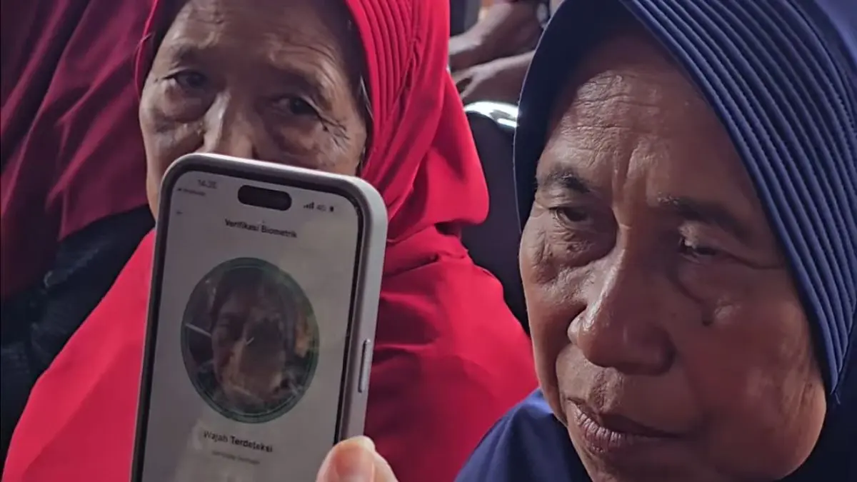 Ilustrasi penggunaan teknologi face recognition dalam digitalisasi bansos. (Foto: YouTube KemensosRI)