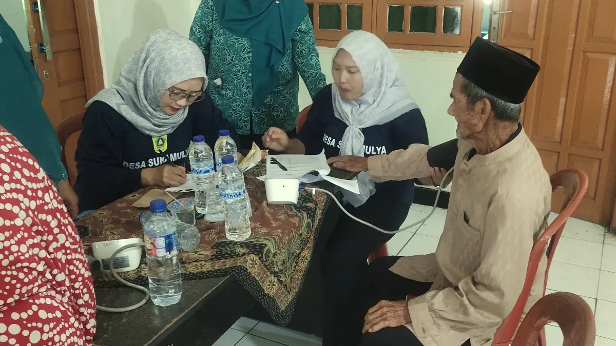 TBC: Dinkes Kabupaten Bogor bersama Puskesmas Cicangkal buka layanan skrining dan pemeriksaan radiologi untuk masyarakat di Desa Sukamulya, Kecamatan Rumpin, Jumat 8 Mei 2026. (Nasir/ Radar Bogor)