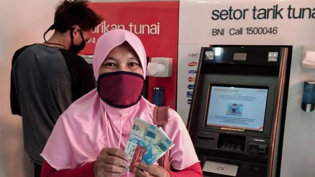 Ilustrasi pencairan bansos PKH BPNT tahap 2 di KKS BNI. Foto: Instagram @pkhbanjarsari