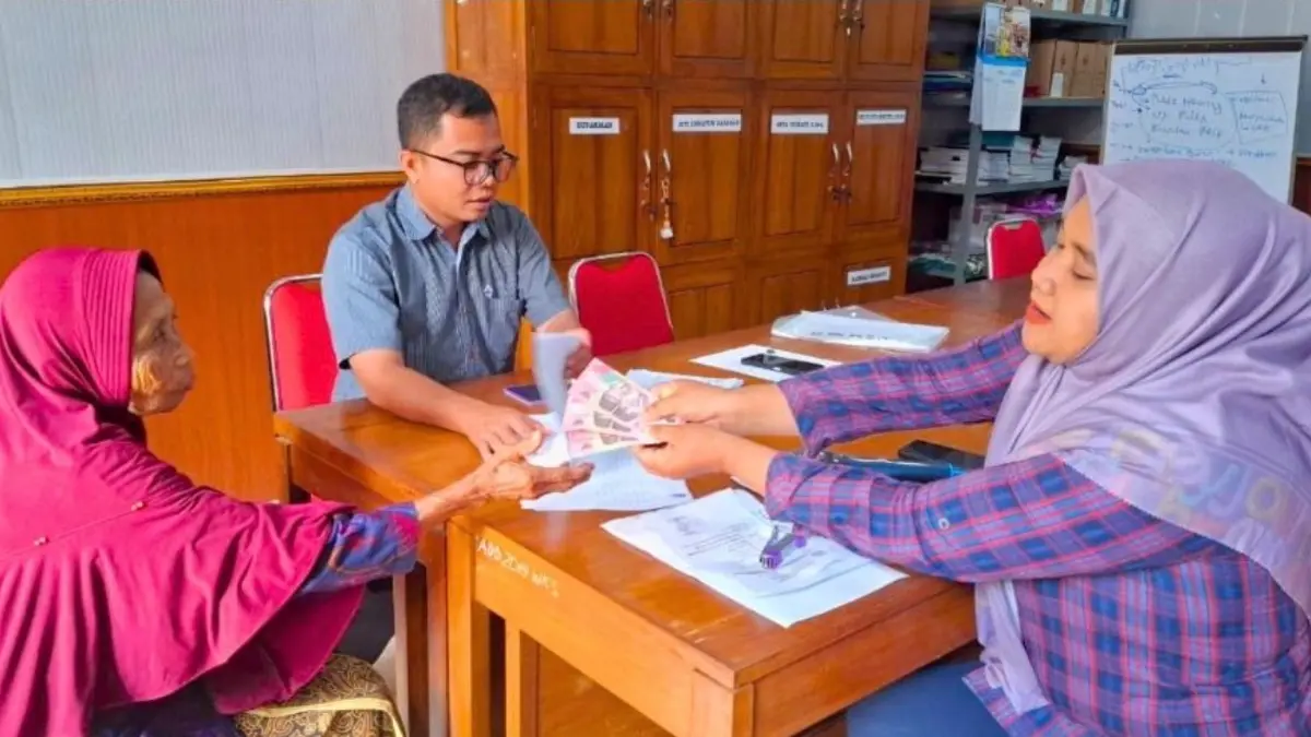 Ilustrasi Penyaluran Bansos PKH dan BPNT (Foto; Instagram @kalurahan_wukirsari)