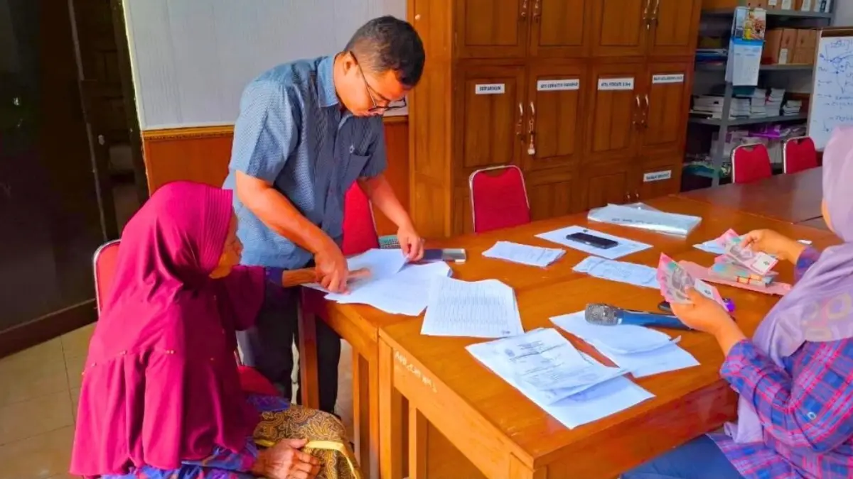 Ilustrasi Penyaluran Bansos PKH dan BPNT (Foto: Instagram @kalurahan_wukirsari)