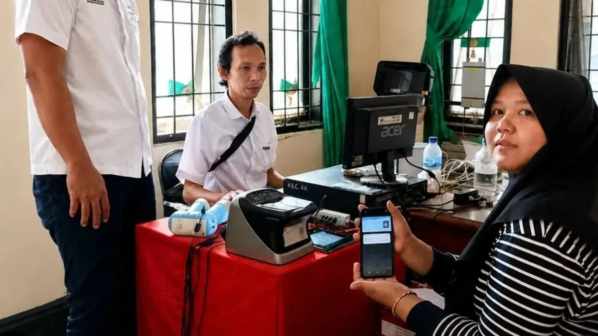 Ilustrasi KPM bansos mengecek status desil. (Foto: Instagram @pkh_sukadana.ciamis)