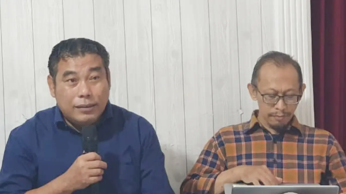Pengamat Kebijakan Publik Yusfitriadi (kiri) saat menyampaikan keterangan. (Billy/Radar Bogor)