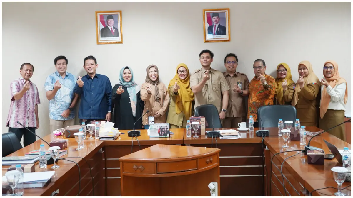 Rapat pembahasan Raperda RTH di DPRD Kota Bogor menyoroti maraknya bangunan liar di sempadan sungai. (Foto: Humas DPRD Kota Bogor for Radar Bogor)