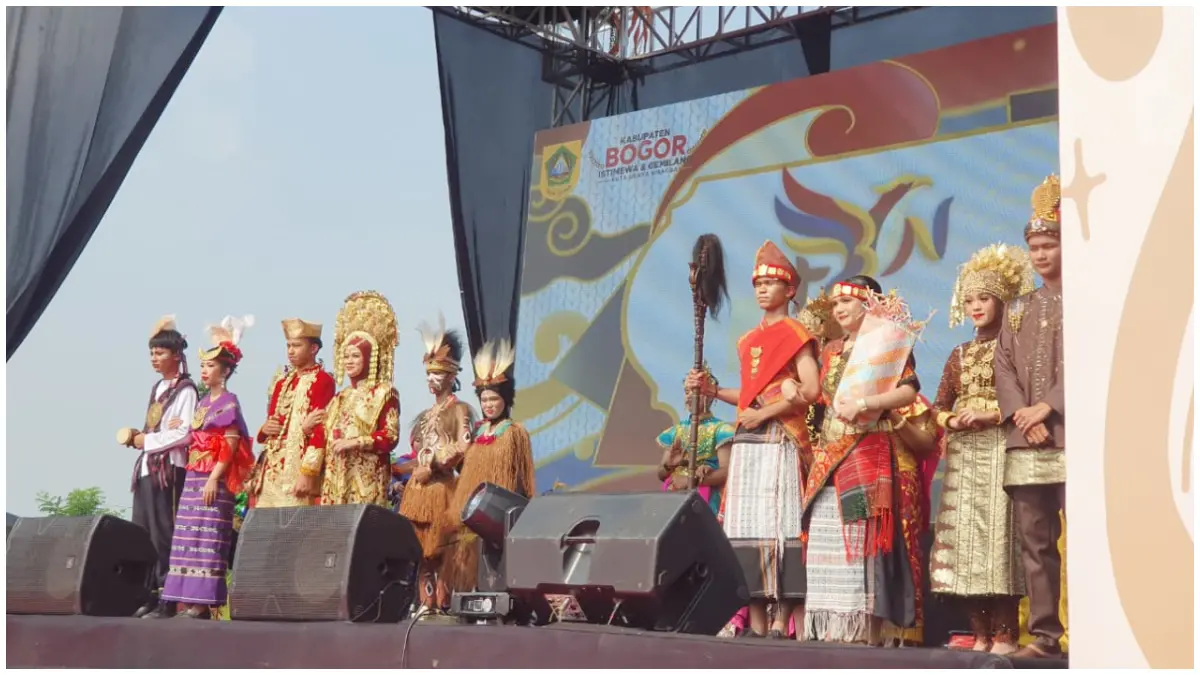 Suasana Festival Budaya Nusantara ke 17 Sekolah Vokasi Program Komunikasi Digital dan Media IPB. (Foto : Hendi Novian/Radar Bogor)