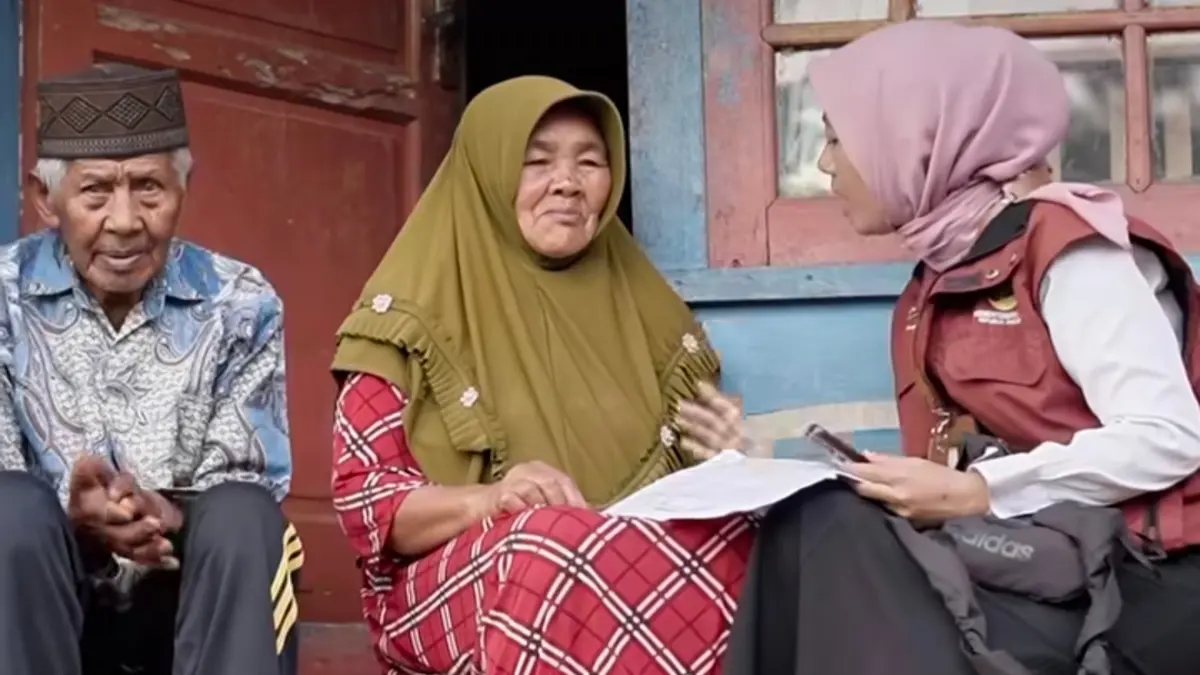 Ilustrasi pengecekan data KPM bansos (Foto: YouTube Kemensos RI)