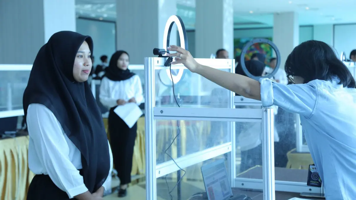 Ilustrasi tahap administrasi sebelum peserta Koperasi Desa memasuki ruang seleksi kompetensi. (Foto: menpan.go.id)