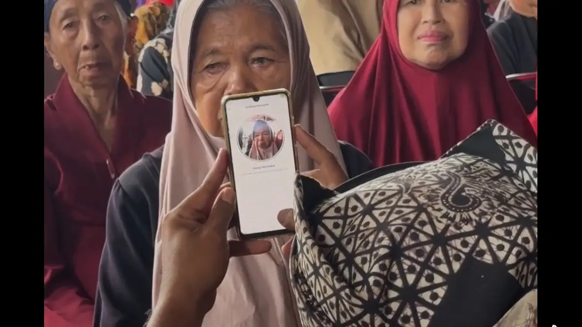 Ilustrasi digitalisasi bantuan sosial atau bansos. (Foto: YouTube Kemensos RI)