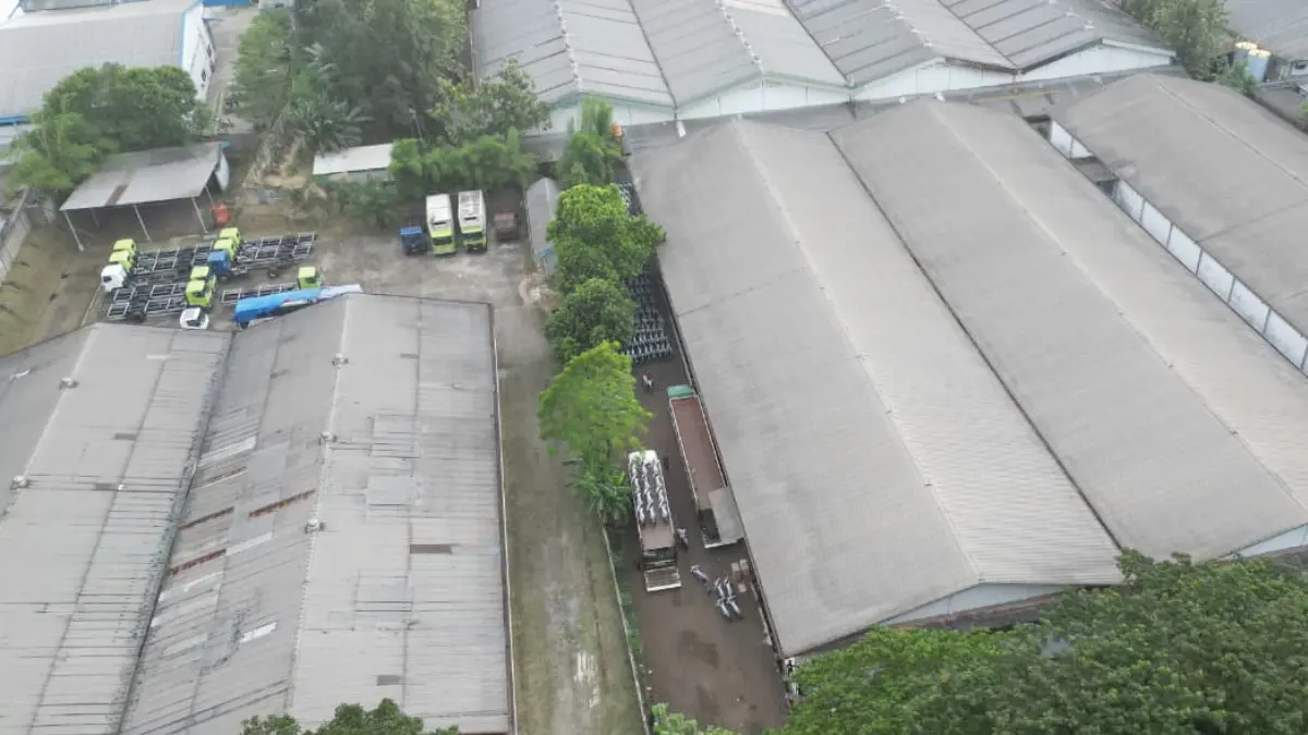 Sepeda motor listrik bermerek Emmo berada di kawasan Sentul, Kecamatan Babakan Madang, Kabupaten Bogor. (Aziz/Radar Bogor)