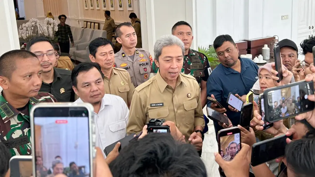 Wali Kota Bogor Dedie A Rachim saat menyampaikan keterangan kepada wartawan. (Fauzan/Radar Bogor)