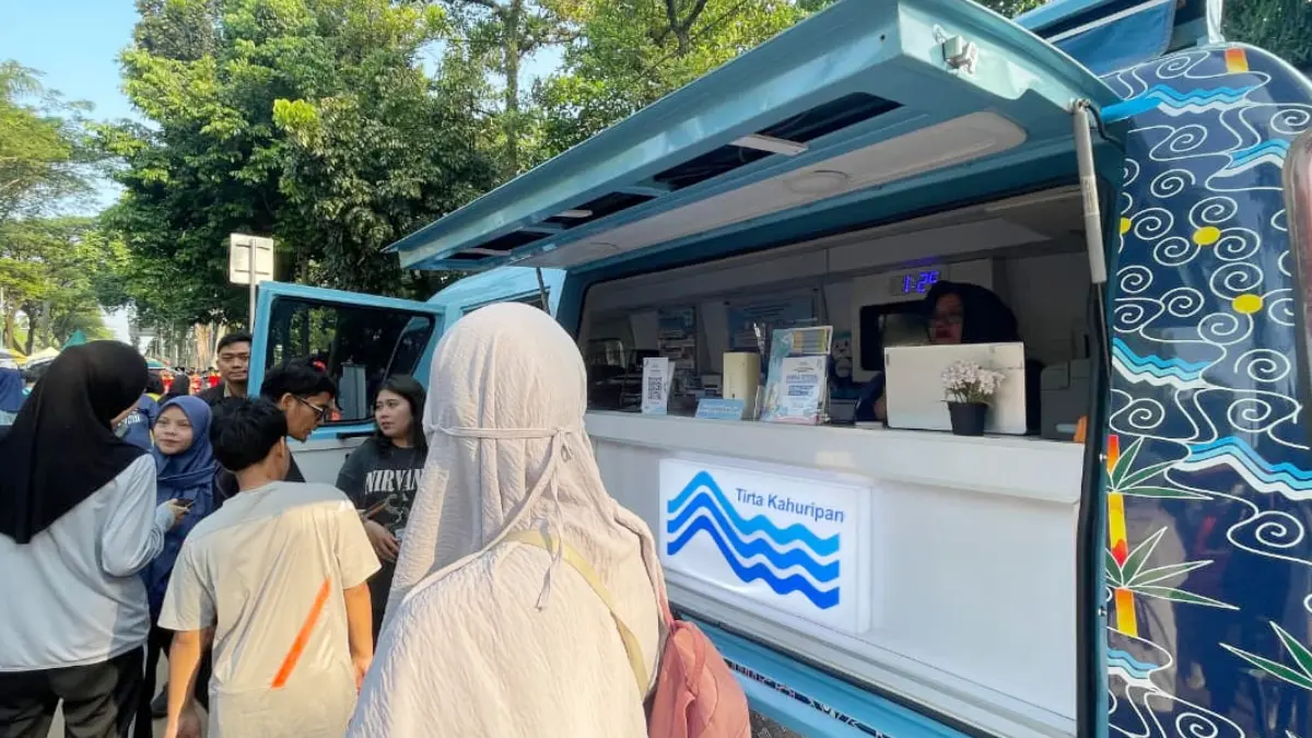 Perumda Tirta Kahuripan Kabupaten Bogor saat memberikan pelayanan kepada masyarakat. (Dok. Perumda Tirta Kahuripan)