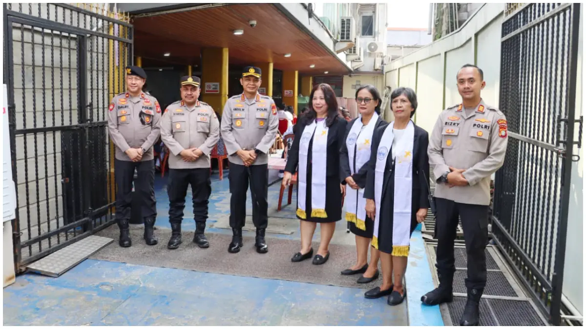 Kapolres Metro Depok Kombes Pol Abdul Waras saat melakukan monitoring hari kenaikan Isa Al Masih 2026 Kamis 14 mei 2026. (Foto : Kapolres for Radar Bogor)