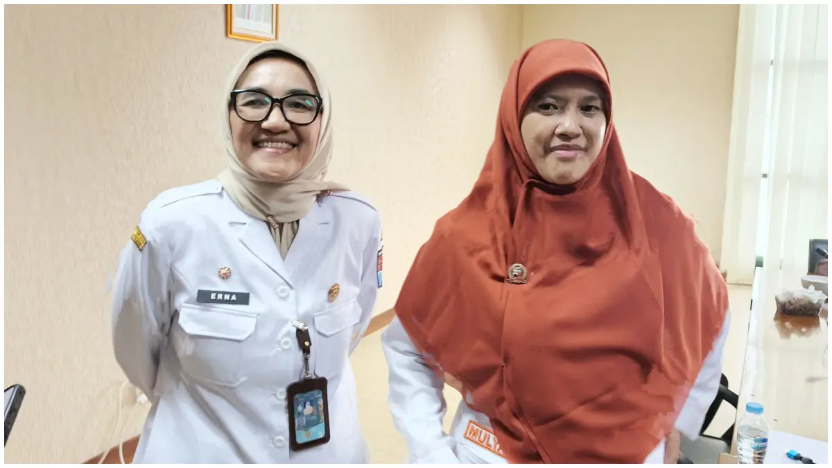 Kepala Dinkes Kota Bogor, Erna Nuraena (kiri) dan Anggota Komisi IV DPRD Kota Bogor, Mulyani saat memberikan keterangan soal kepesertaan BPJS. (Foto: Fikri/Radar Bogor)