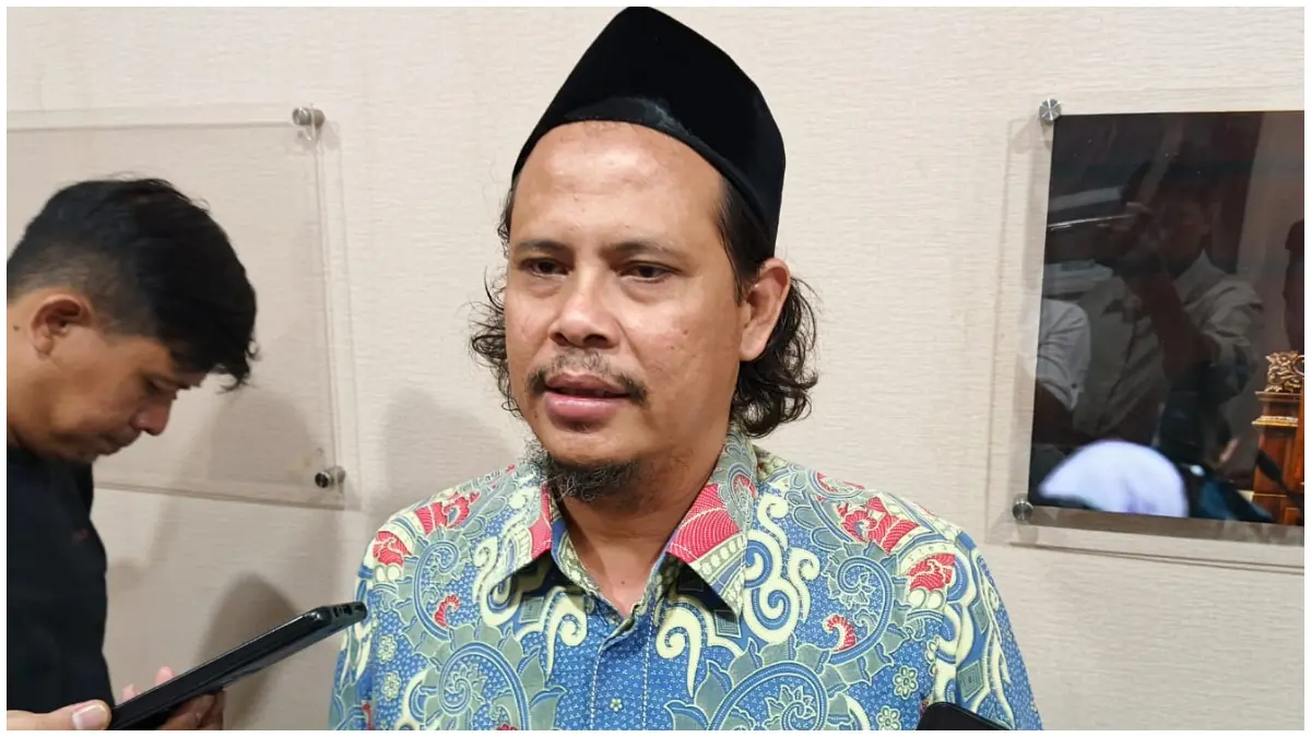 Ketua Komisi III DPRD Kota Bogor, Ahmad Aswandi merespon laporan warga Katulampa soal pembangunan hotel. (Foto: Fikri/Radar Bogor)