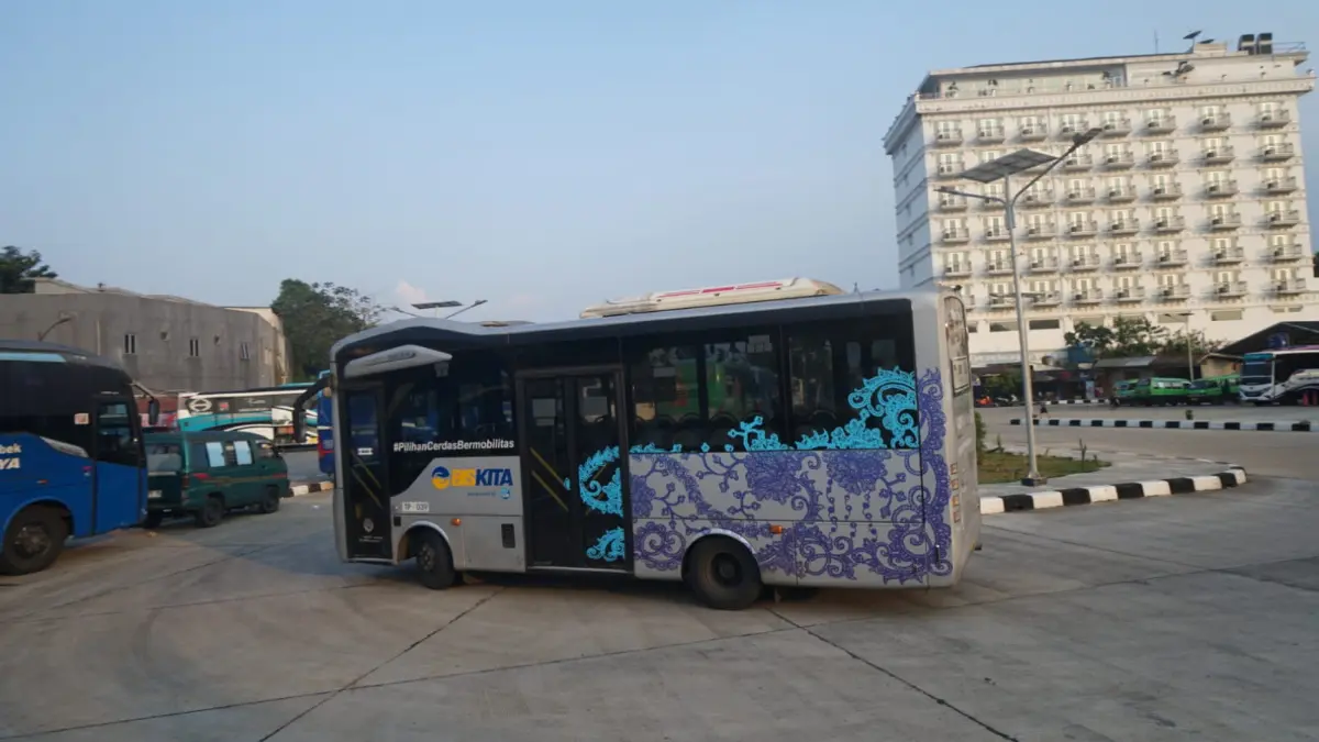 Biskita Trans Pakuan sedang melintas di Terminal Bubulak Kota Bogor. Foto: Sofiansyah/Radar Bogor