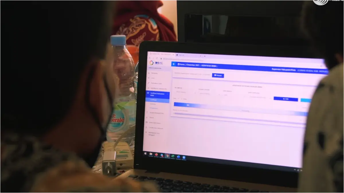 Ilustrasi pengecakan status bansos. (Foto: YouTube Pusdatin Kesos)