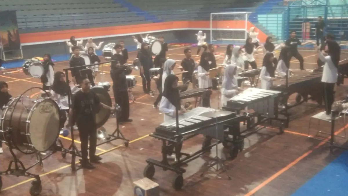 Tim peserta FOMB Jabar 2026 melakukan uji coba lapangan di GOR Indoor A Pajajaran. (Dok. Humas PDBI Kota Bogor)