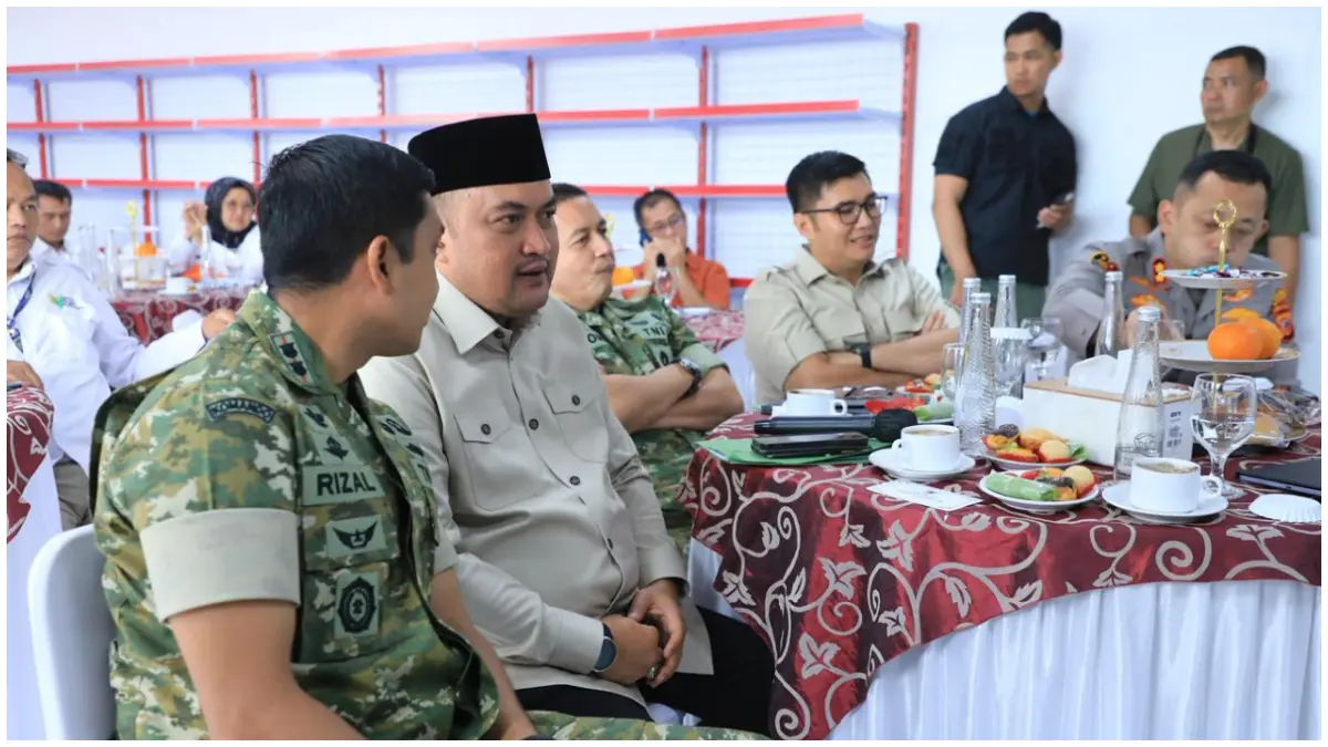 Bupati Bogor, Rudy Susmanto saat menghadiri secara virtual peresmian Koperasi Merah Putih serentak. (Foto : Diskominfo)