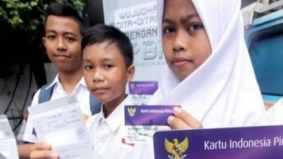 Para siswa penerima bantuan pendidikan PIP. Foto: smpn1lebaksiu.sch.id