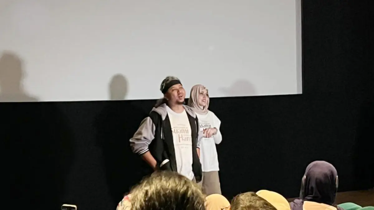 Sutradara Film Keluarga Suami Adalah Hama saat memberikan keterangan di XXI Plaza Jambu Dua (Dzikry/Radar Bogor)