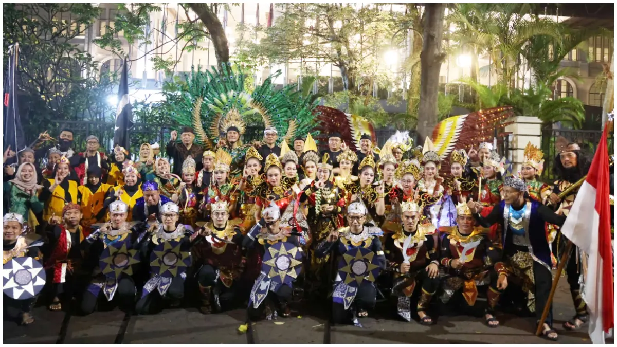 Tarian Bhayangkara Padjajaran Ditampilkan Pemkab Bogor saat Kirab Budaya Milangkala Tatar Sunda di Bandung. (Foto : Diskominfo)