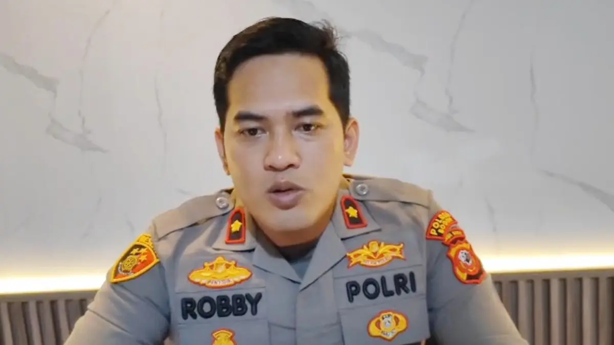 Kapolsek Gunung Putri Kompol Aulia Robby Kartika Putra saat menyampaikan keterangan. (Muhammad Ali/Radar Bogor)