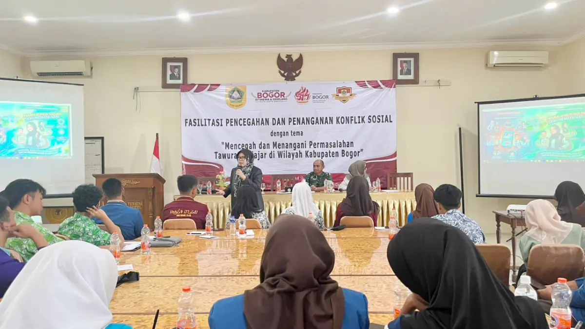 Rektor Unida Bogor Prof. R. Siti Pupu Fauziah, menjadi narasumber dalam kegiatan Fasilitasi Pencegahan dan Penanganan Konflik Sosial yang diselenggarakan oleh Bakesbangpol Kabupaten Bogor, pada Rabu, 13 Mei 2026 di Hotel Taman Teratai, Cisarua, Kabupaten Bogor. Foto: Unida for Radar Bogor