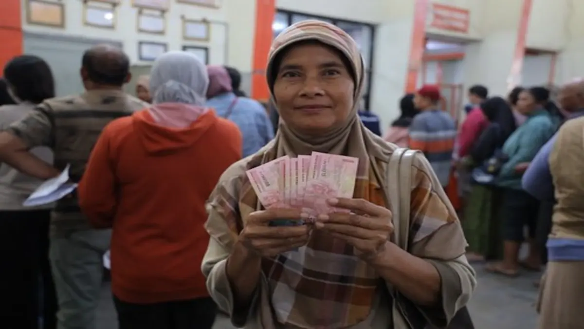 Penyaluran bansos BPNT KPM. (Foto: kedirikota.go.id)