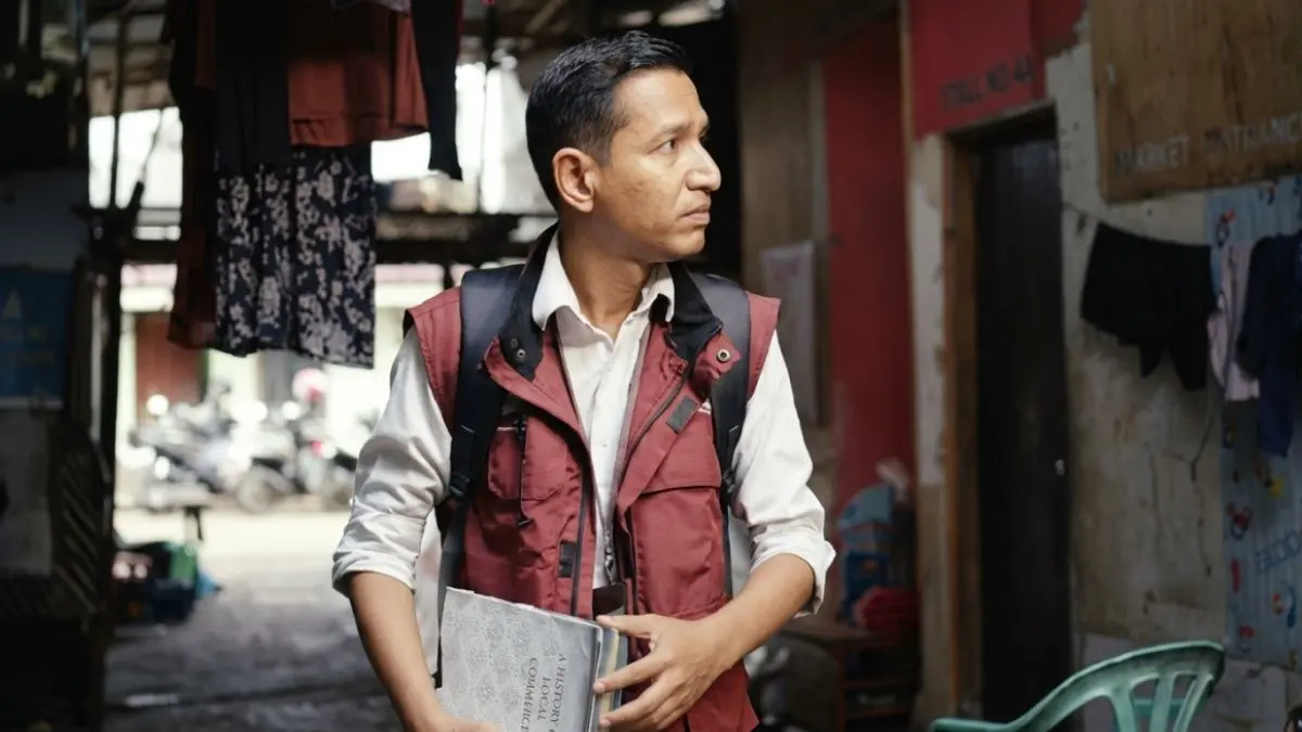 Petugas mendata rumah para penerima Bansos.  (Foto : Kemensos RI)