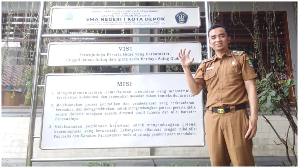 Wakasek Kesiswaan SMAN 1 Kota Depok Iwan Setiawan saat ditemui Radar Bogor. SMAN 1 Kota Depok jadi Sekolah Maung.