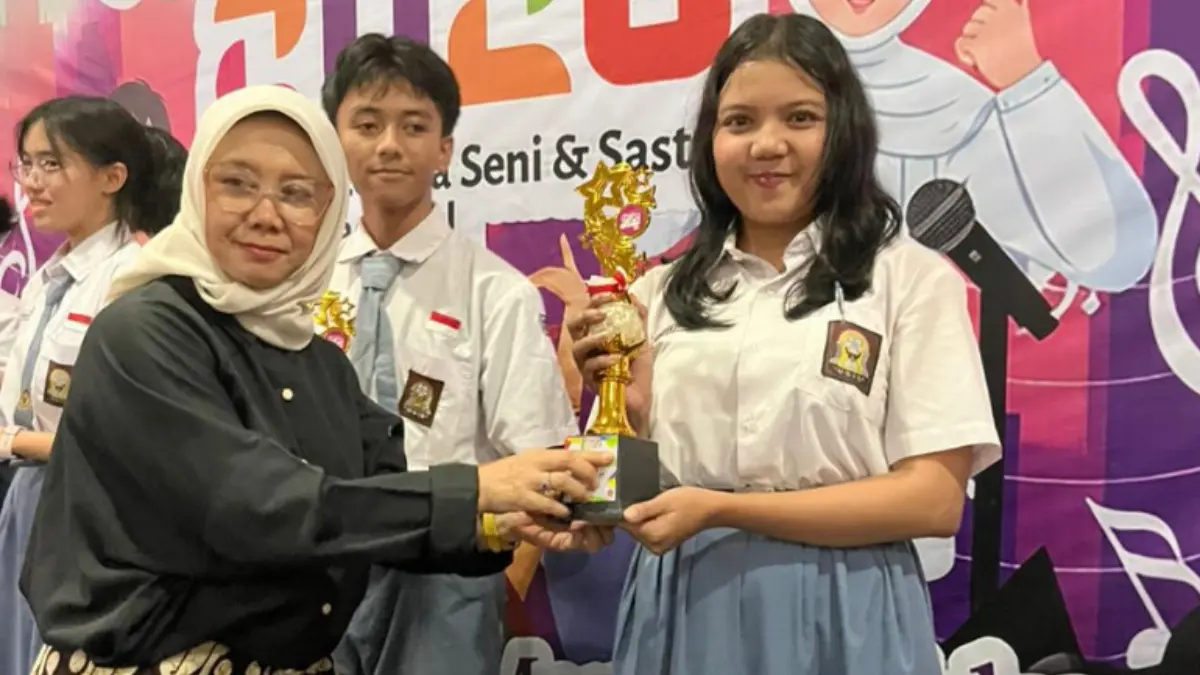 Siswi SMA Kogsoro Kota Bogor juara FLS3N. Foto: SMA Kosgoro