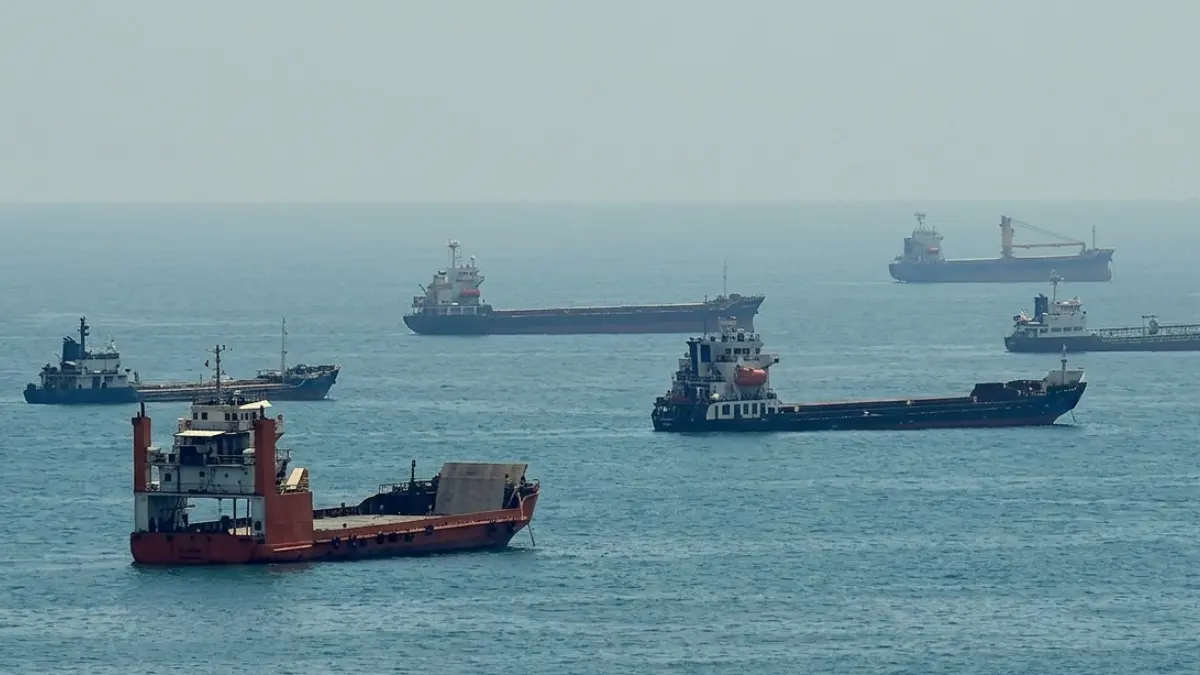 Amerika Serikat perketat blokade Selat Hormuz.
