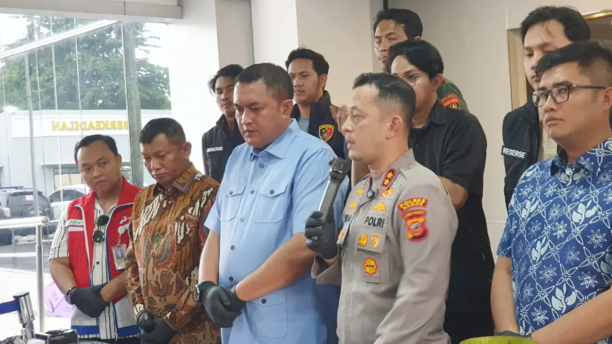 Kapolres Bogor AKBP Wikha Ardilestanto menyampaikan terkait ungkap kasus tindak pidana migas. (Hendi Novian/Radar Bogor)