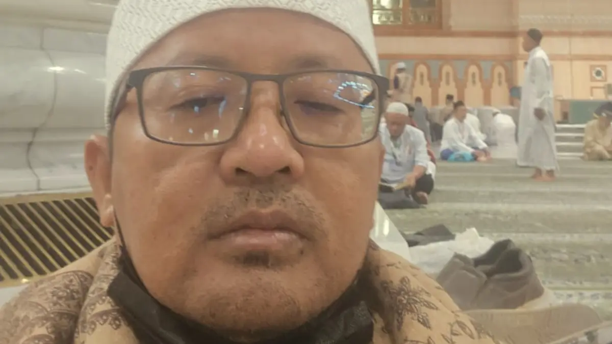 Ketua Yayasan Darul Ulum Parung sekaligus Pengurus Inti FK KBIHU Kabupaten Bogor, Ikbal Farisi atau yang akrab disapa Bang Boy saat di tanah suci, Jumat 22 Mei 2026.