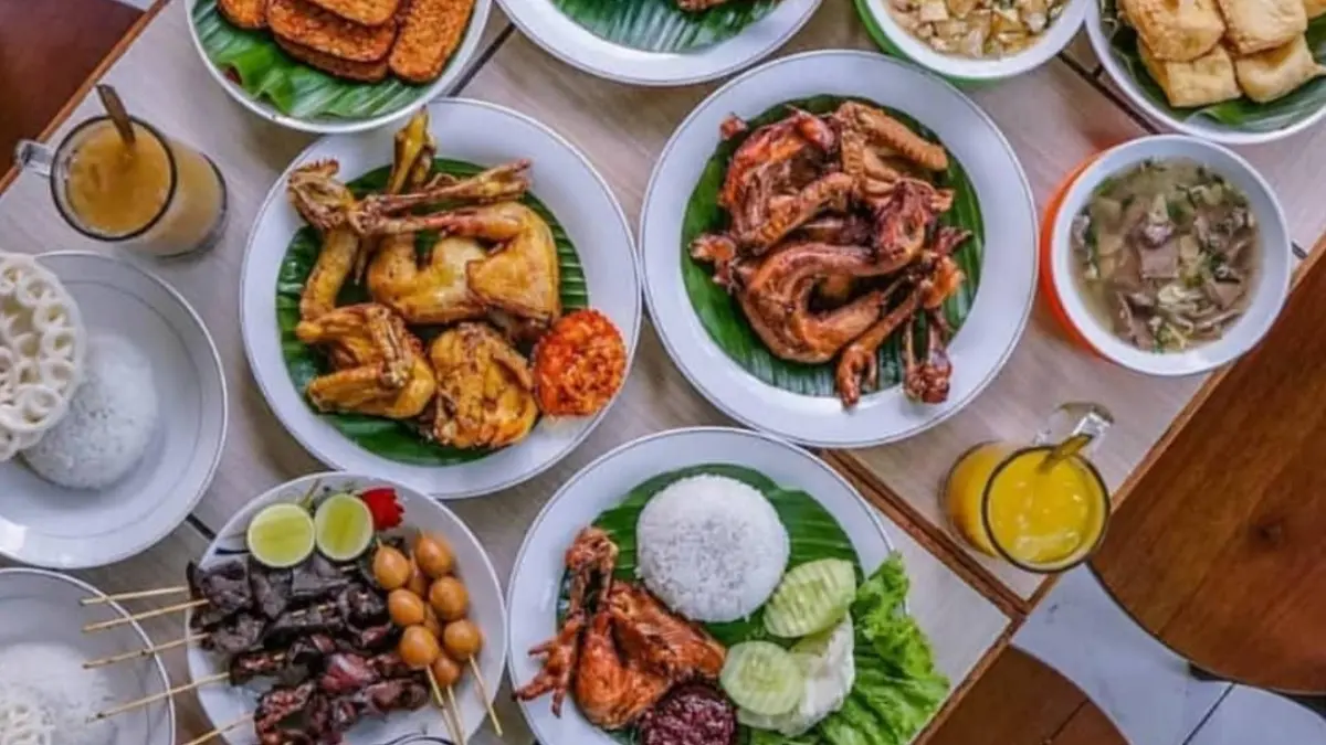 Kuliner di Soto Sota. (Foto: Instagram @sotosota)