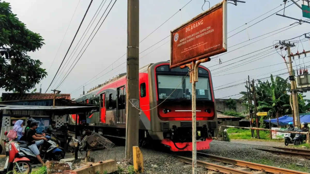 Salah satu perlintasan kereta api sebidang di Sukaresmi, Kota Bogor. Foto: Fikri/Radar Bogor