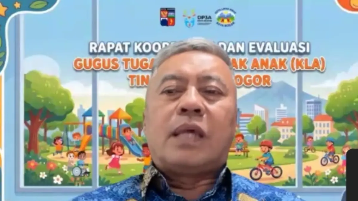 Sekretaris Daerah Kota Bogor Denny Mulyadi saat rapat koordinasi dan evaluasi Gugus Tugas Kota Layak Anak (KLA) Kota Bogor. (Fikri/Radar Bogor)