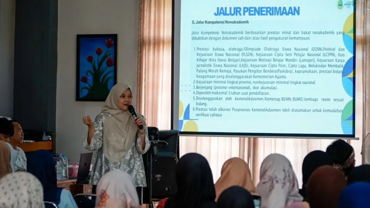 Sosialisasi SPMB di SMPN 5 Kota Bogor soal SPMB SMA dan SMK. Foto: Aziz/Radar Bogor