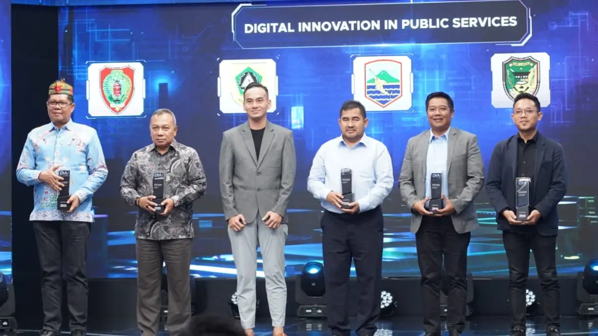 Bupati Bogor Rudy Susmanto Raih Digital Innovation Award untuk Inovasi Layanan Publik Digital