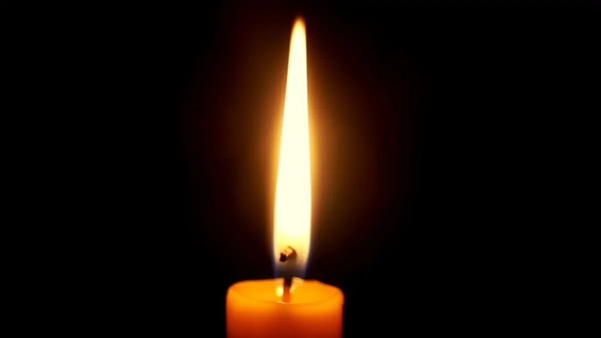 ILUSTRASI: Warga Sumatera Barat terpaksa menggunakan lilin untuk penerangan saat mati listrik.