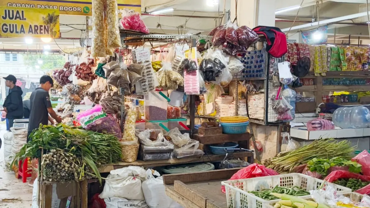 Pantauan harga bumbu dapur di Pasar Sukasari, Kota Bogor menjelang Idul Adha 2026. (Fikri/Radar Bogor)