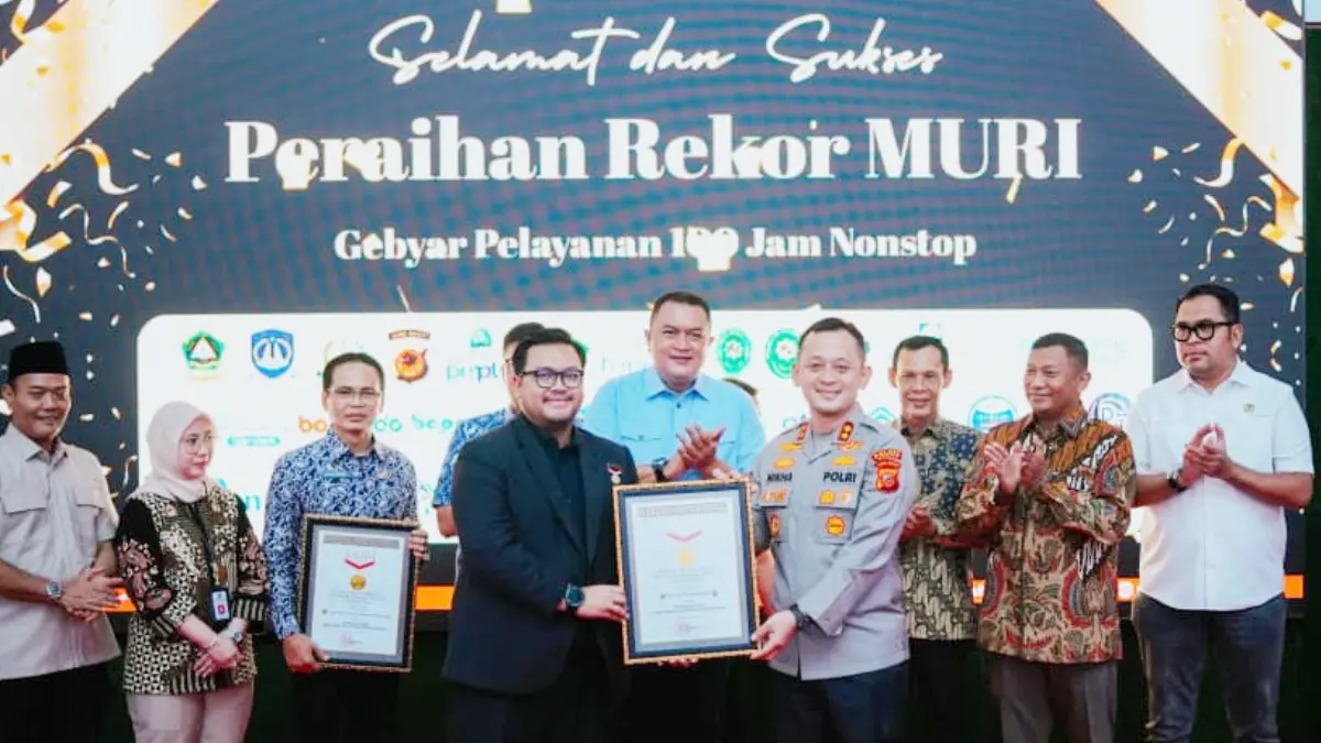Polres Bogor saat menerima rekor MURI di Cibinong, Kabupaten Bogor. (Dok. Polres Bogor)