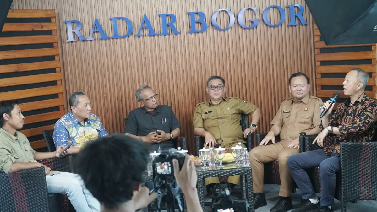 Para Tokoh Bogor bersama jajaran Pemerintah Kota Bogor saat dialog bertajuk Menyambut Pelataran Binokasih di Graha Pena, Radar Bogor, Senin, 25 Mei 2026. (Sofiansyah/Radar Bogor)