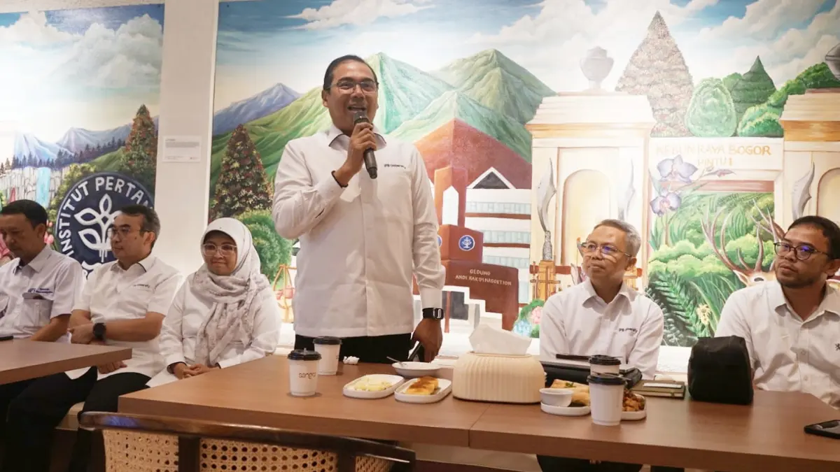 Rektor IPB University Alim Setiawan Slamet saat menjelasakan program beasiswa wartawan di Kampus IPB baranangsiang Kota Bogor, Senin, 25 Mei 2026. (Sofiansyah/Radar Bogor)