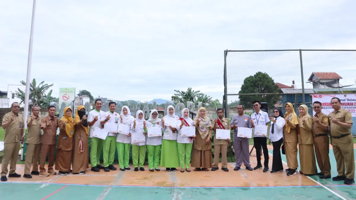 RSUD R Moh Noh Nur di Leuwiliang Bogor memberi apresiasi terhadap pegawai sekaligus penyerahan shohibul Qurban usai apel pagi, Senin, 25 Mei 2026. (Dok. RSUD R Moh Noh Nur)